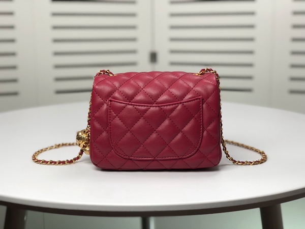 シャネルバッグ側面デザイン